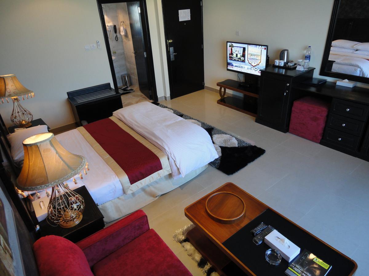 Al Andalus Plaza Hotel Манама Екстериор снимка