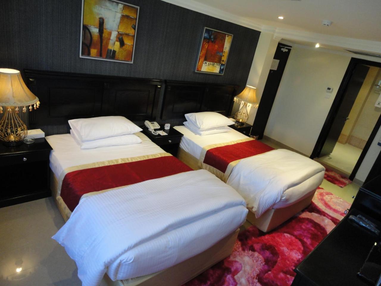 Al Andalus Plaza Hotel Манама Екстериор снимка