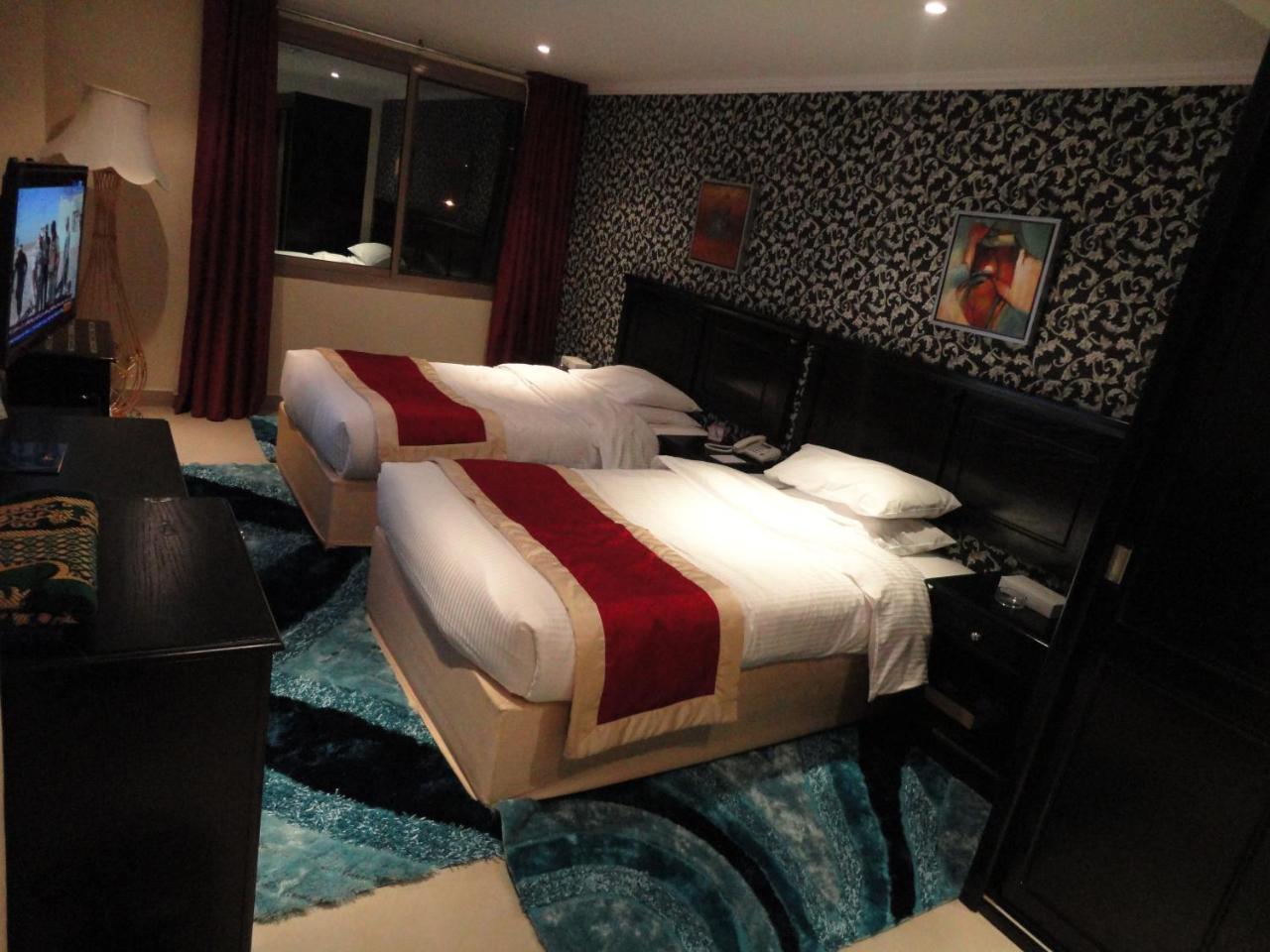 Al Andalus Plaza Hotel Манама Екстериор снимка