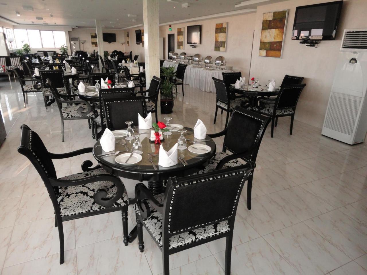 Al Andalus Plaza Hotel Манама Екстериор снимка