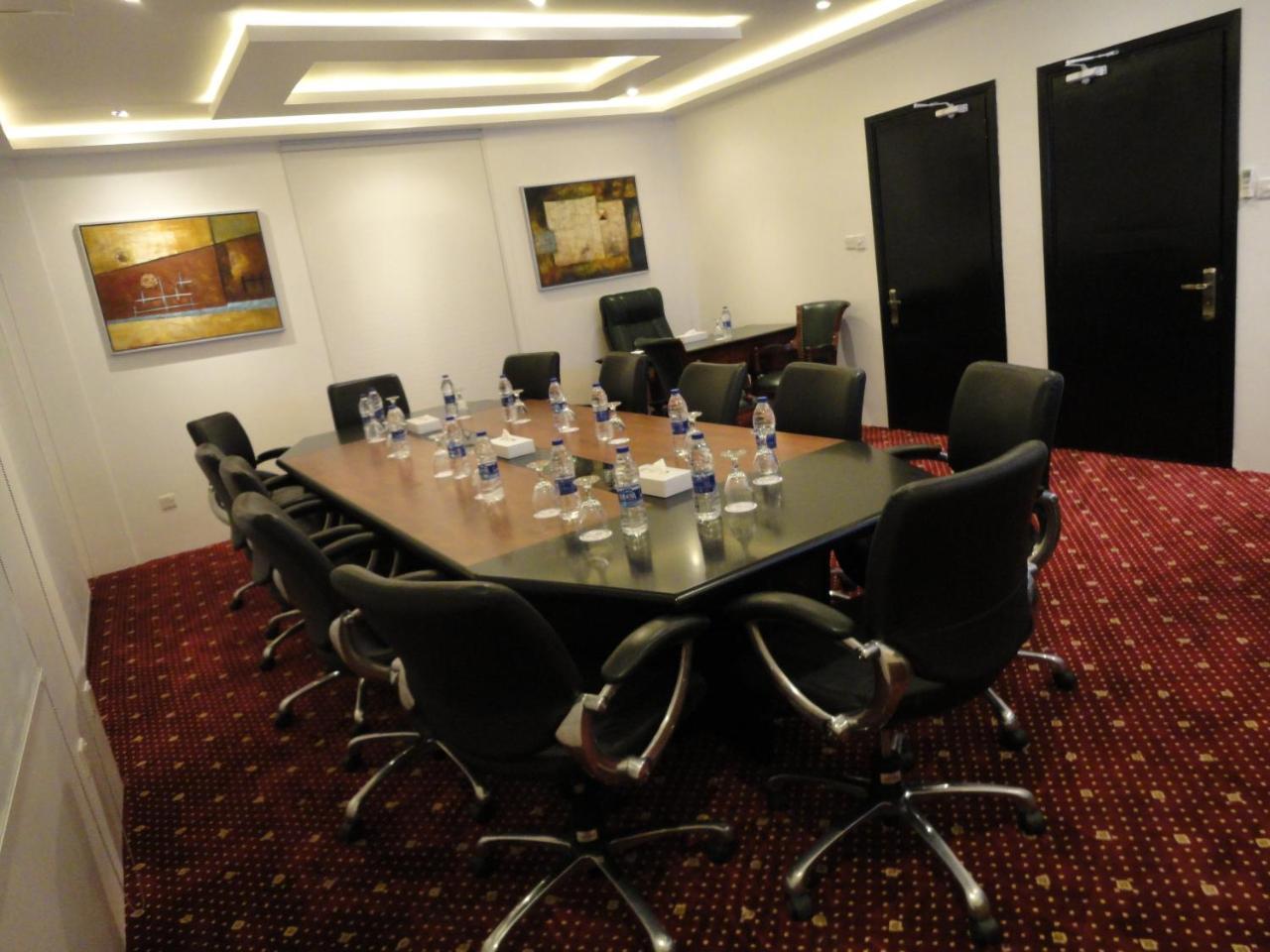 Al Andalus Plaza Hotel Манама Екстериор снимка