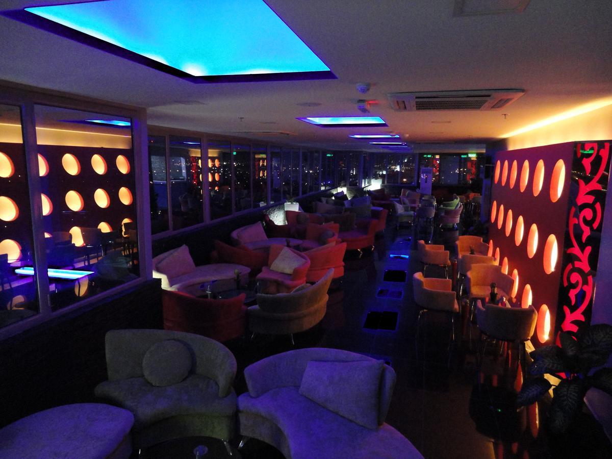 Al Andalus Plaza Hotel Манама Екстериор снимка