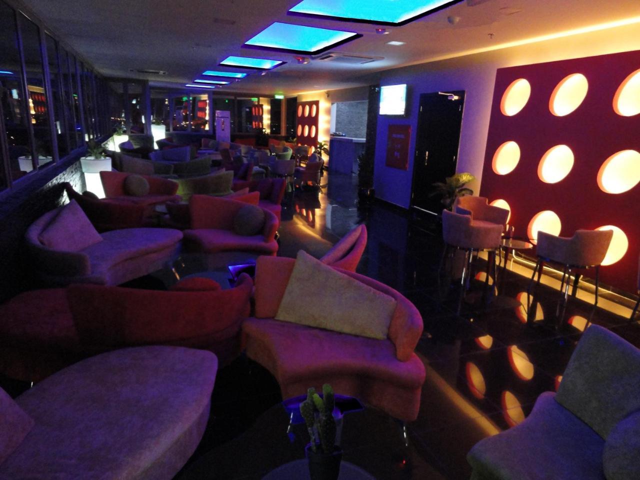 Al Andalus Plaza Hotel Манама Екстериор снимка