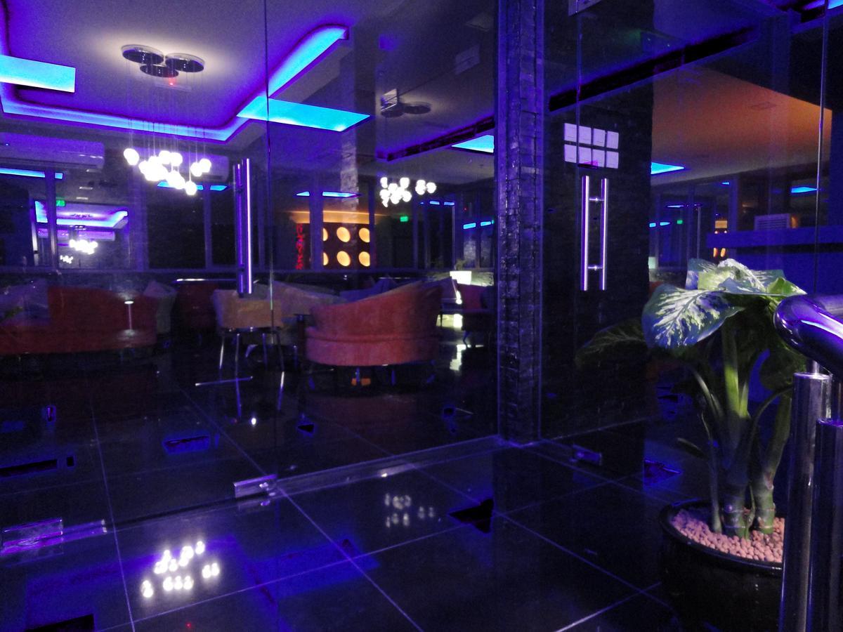Al Andalus Plaza Hotel Манама Екстериор снимка
