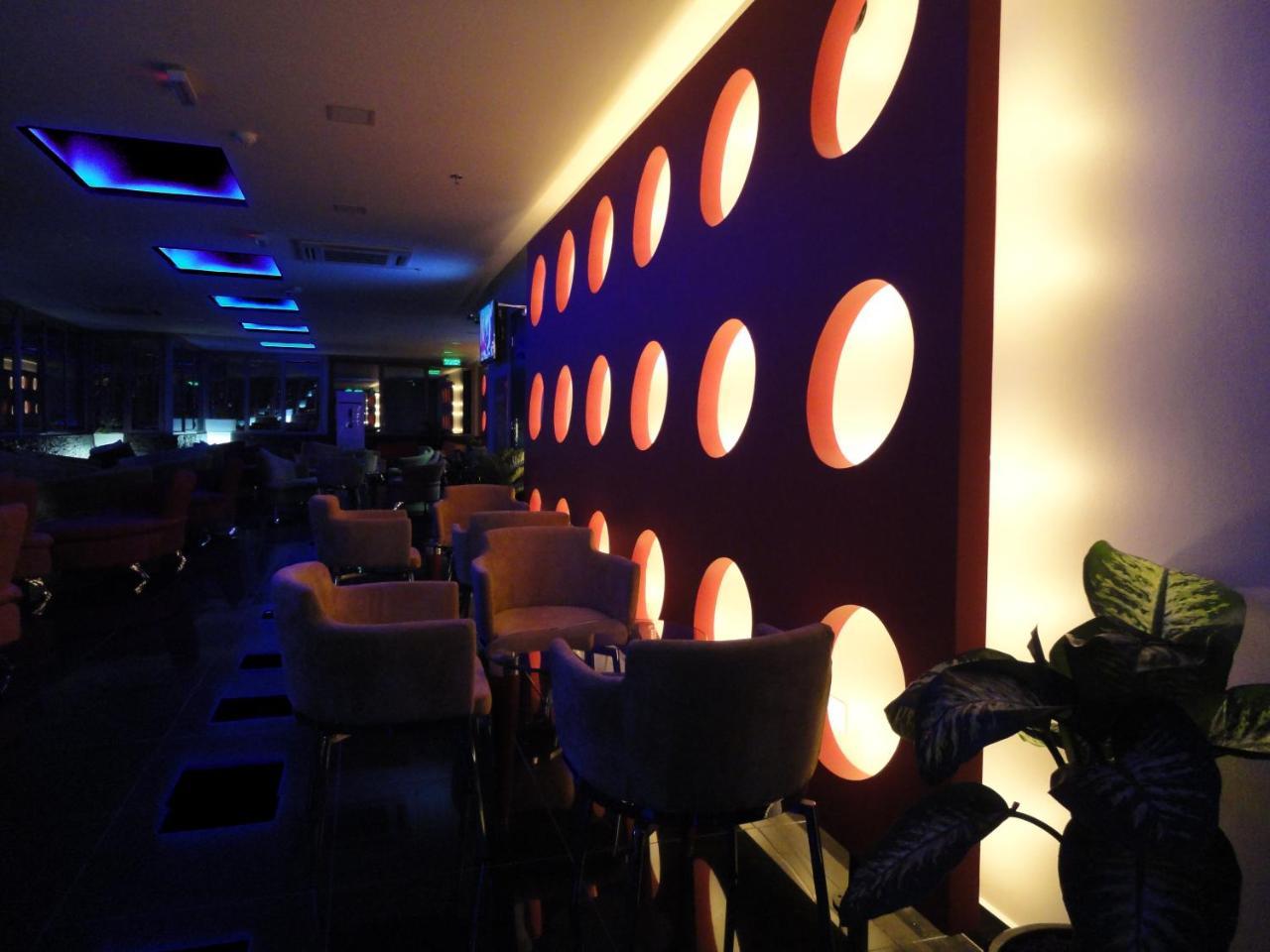 Al Andalus Plaza Hotel Манама Екстериор снимка