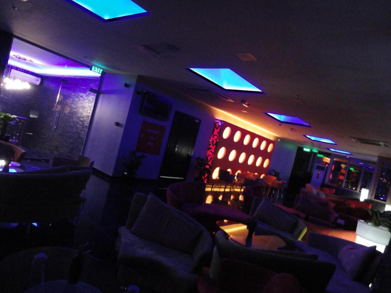 Al Andalus Plaza Hotel Манама Екстериор снимка