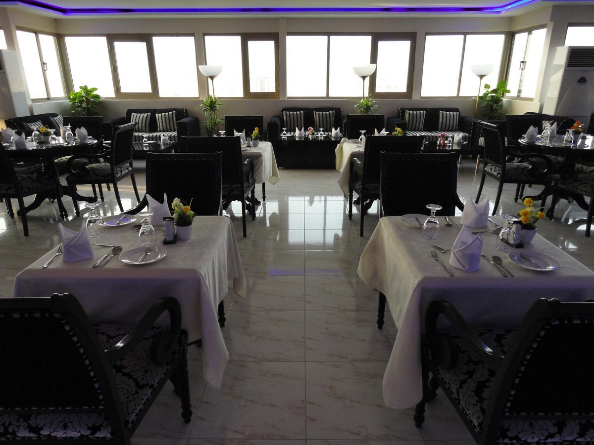 Al Andalus Plaza Hotel Манама Екстериор снимка